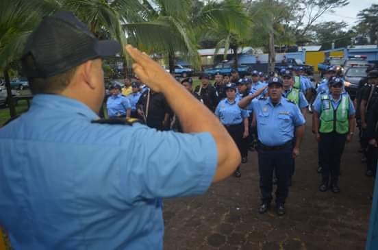 Edgard_Sz's tweet photo. #Nicaragua

#SanCarlos|| 👮🏻‍♂️👮🏻‍♀️Policía Nacional da inicio al Plan de Seguridad Escolar 🧒🏻👧🏻📚en el departamento de Río San Juan, todas las fuerzas policiales estarán desplegadas en los diferentes centros educativos.

@vppolicial @p_rtinez @EdithTatiana13 @taniasandinista @TPU19J https://t.co/Fjp6uweVwJ