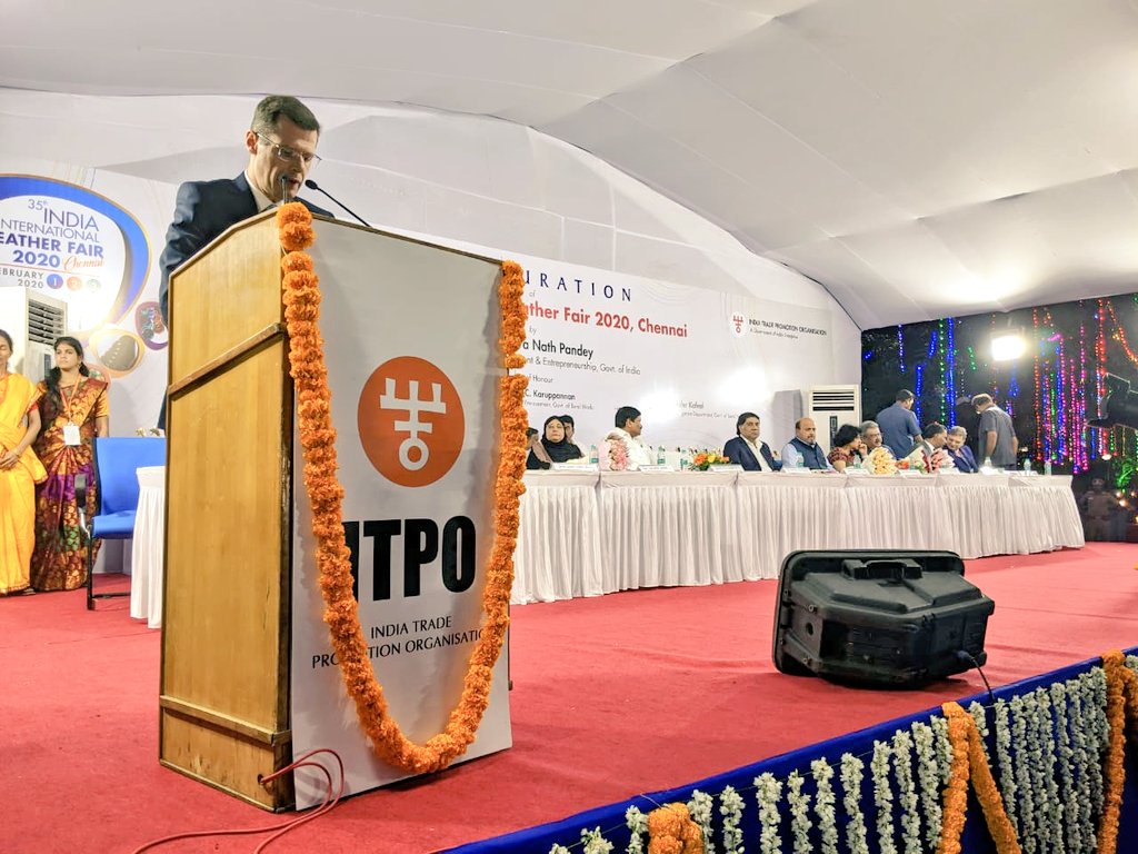 ITANewDelhi's tweet photo. Trade Commissioner Alessandro Liberatori @ITANewDelhi at the opening #IILF2020 Chennai with Dr. Mahendra Nath Pandey, Minister of Skill Dev. & Entrepreneurship, Government of India. More than 40 🇮🇹cos displaying latest #innovation in leather & footwear technology @ITAtradeagency https://t.co/CGsMsBUqFf