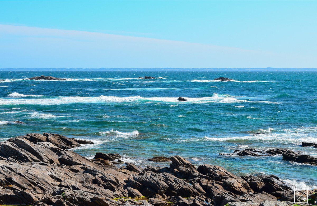 rosecaille's tweet photo. @emojibzh @armor_lux @pointbzh Quiberon ♥ #emojibzh https://t.co/Bc189xLkUO