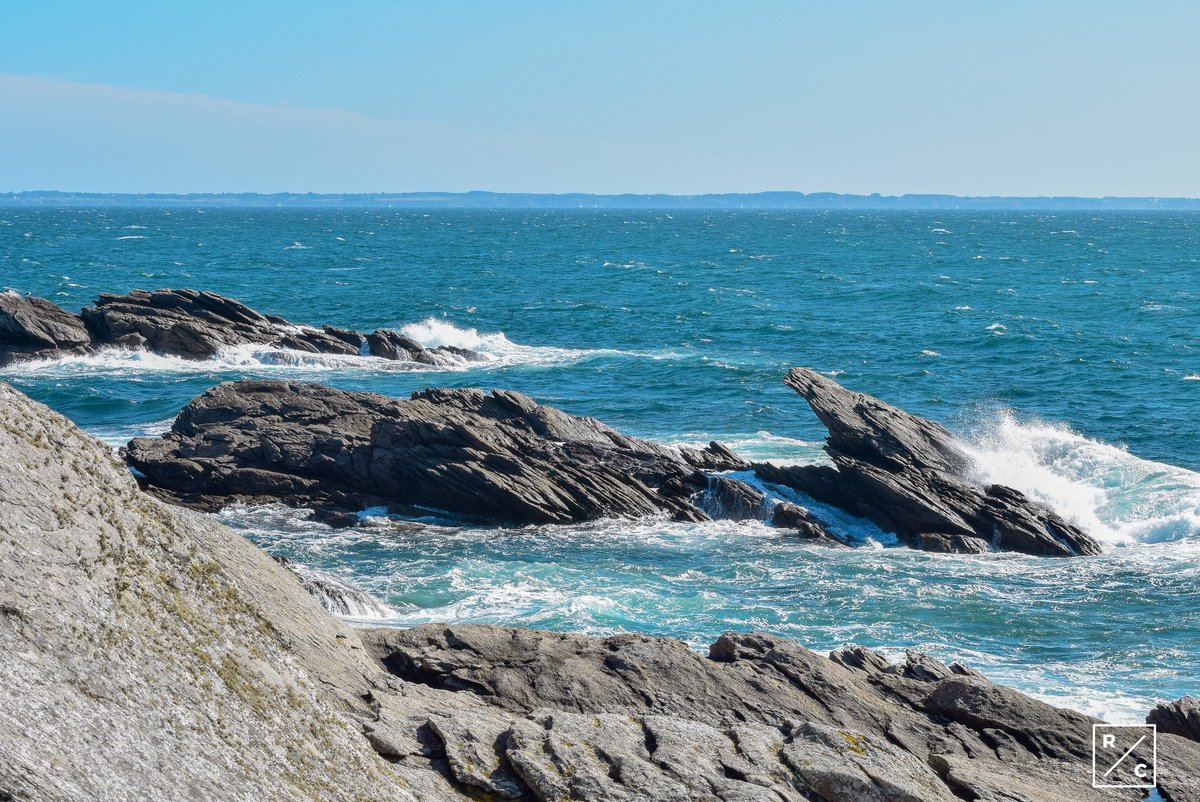 rosecaille's tweet photo. @emojibzh @armor_lux @pointbzh Quiberon ♥ #emojibzh https://t.co/Bc189xLkUO
