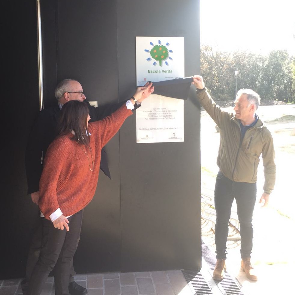aj_santestevep's tweet photo. Avui l'Honorable conseller @JosepBargallo ha inaugurat l'edifici de l'Institut #CanRecord.
A les imatges el podem veure en diferents moments de la jornada, juntament amb l'alcalde Dani Fernández i la directora del centre, Rosa Lemos. https://t.co/fI7I2rsGm1