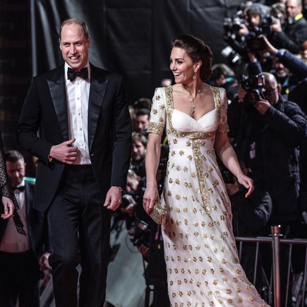 Chi Chi Home a Twitter: "We are in love with last night red carpet looks at the #bafta awards 😍 Who's outfit was your favourite? #ellabalinska #scarlettjohansson #katemiddleton… https://t.co/2QHJoly8LJ"