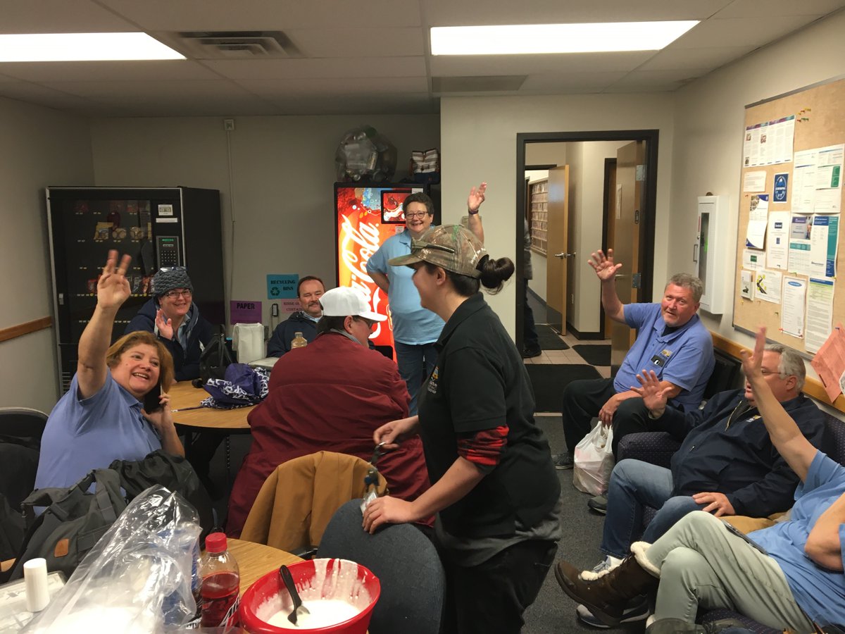 GSD_Buses's tweet photo. 2 Hour Delay, your faithful bus drivers are at base ready to take children to school as soon as they are released. Dr. Gatti made an impromptu pancake breakfast. We cannot thank our drivers enough for their devotion to student transportation! We❤️our🚍 Drivers! @GraniteSchools https://t.co/vVH9udfTY6