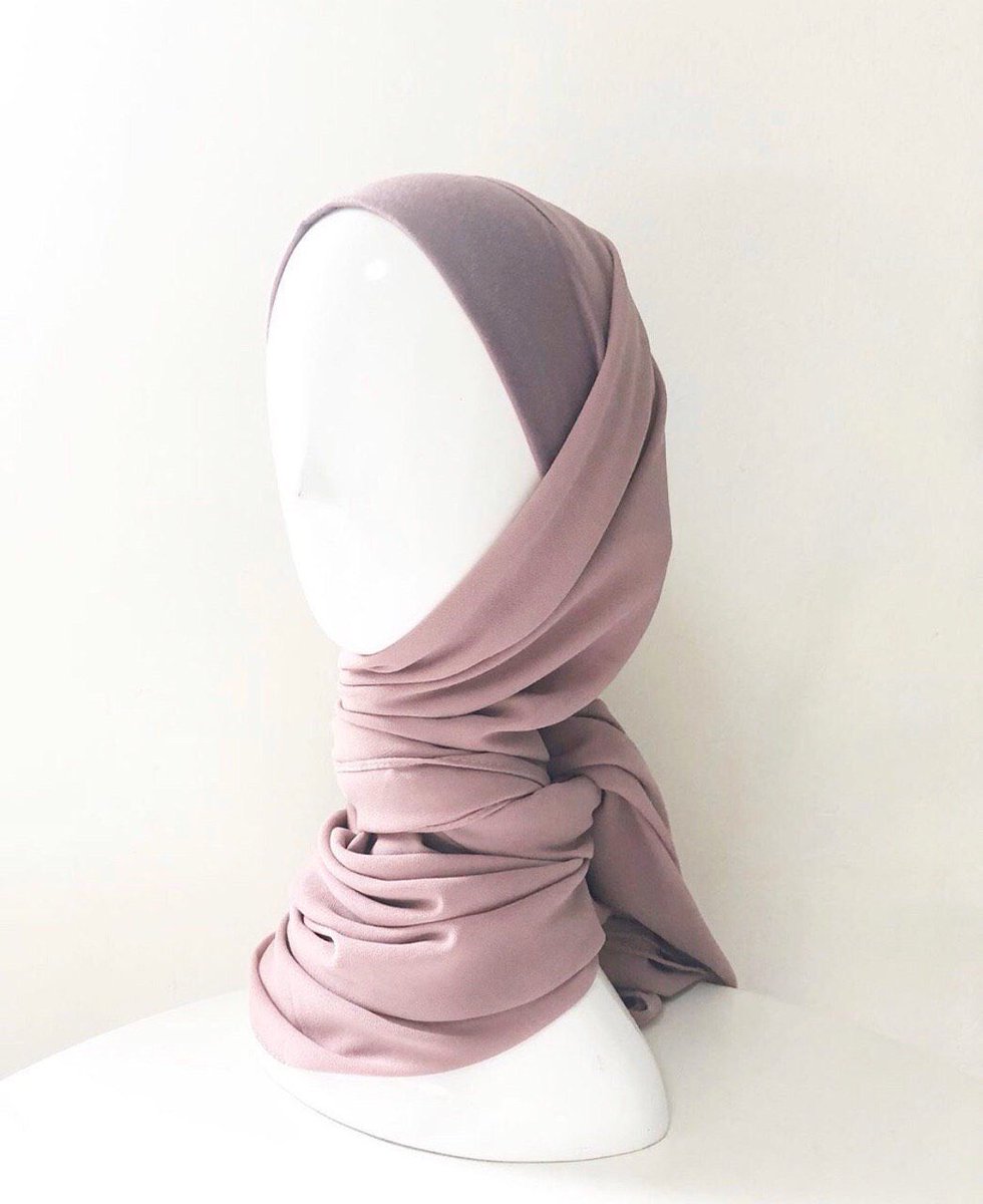 YayaAzman97's tweet photo. BAWAL✔️
BAWAL BAIDURI INSTANT WITH INNER
(MATERIAL :  HEAVY CHIFFON)
(SAIZ : BIDANG 50)
(CODE : 13
———————

*BAWAL INSTANT WITH INNER
(MATERIAL HEAVY CHIFFON)*🧕🏻

RUNCIT 

-1helai RM25
-2helai RM48
-3helai RM70
*harga tidak termasuk postage‼️

——————

BORONG

Borong 10pcs = RM190 https://t.co/DG1TedAb6g