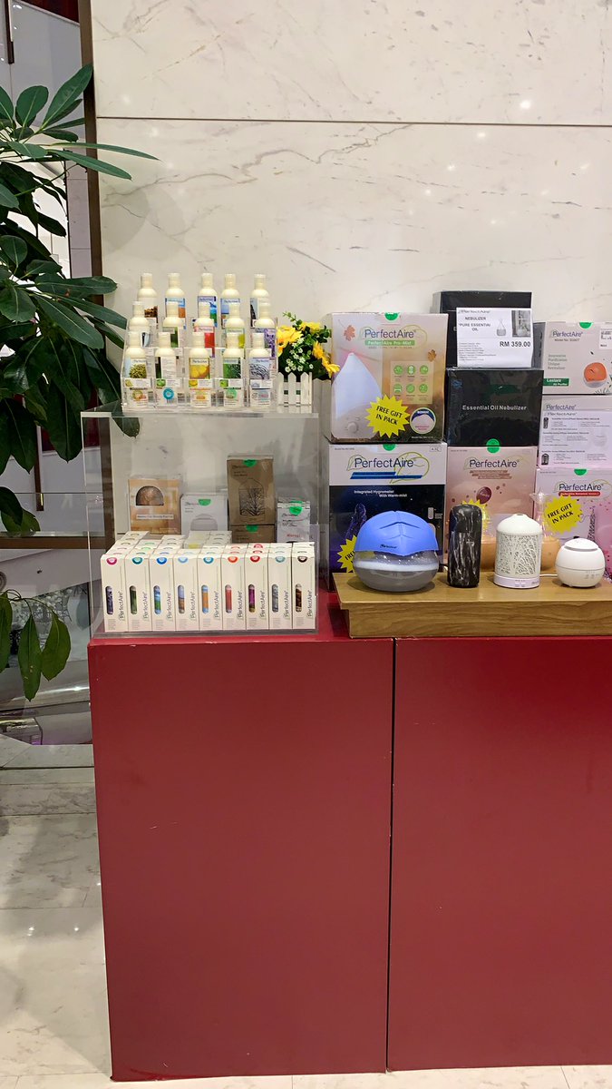 SZack87's tweet photo. The best oil for #humidifier is by #PerfectAire .. kill germ, bacteria & virus in your air also smell good with varies of scents to choose from ..3 bottle for RM110.00 & RM45.00/bottle been using it for years โ๏ธ๐ https://t.co/j5EnlPv0H0