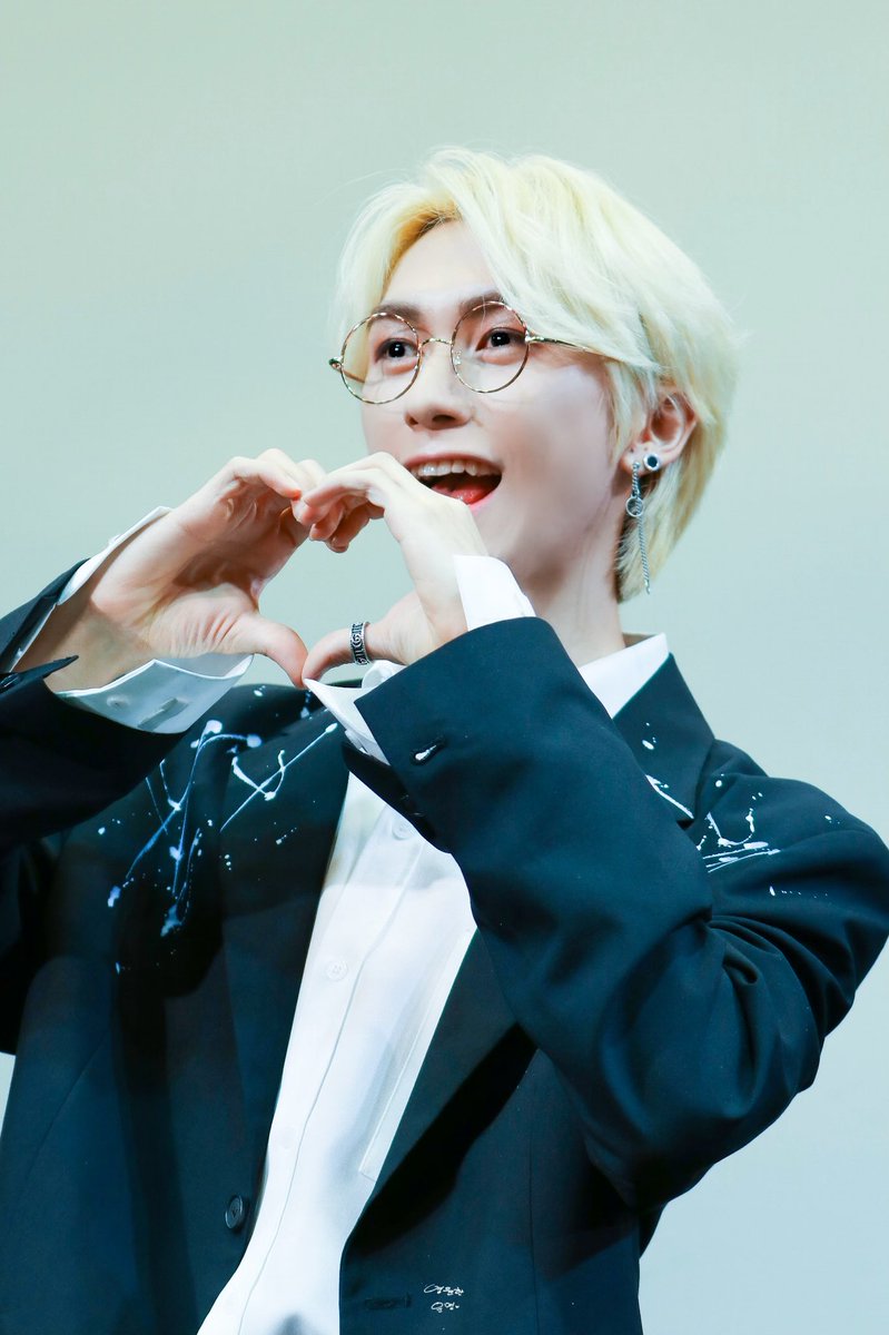 Eternity_612's tweet photo. 🎈200202            나고야 
#로이 #주영웅 #ロイ #target #타겟 @target7official @TARGET7_K

웅이가 웃을때가 제일 행복한거...♡ https://t.co/6ngtNscCe9