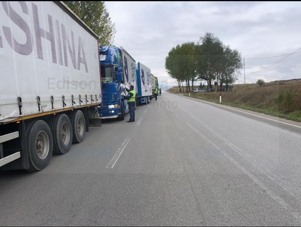 EnergjiaGovAL's tweet photo. 📲DENONCO për çdo rast të evidentimit të problemeve; anomali të transportit rrugor, mjete ndotëse, akte korruptive apo abuzive nga punonjësit tanë!
ℹ https://t.co/x8KGtiCG8K
#MIE #DPSHTRR #Taskforca https://t.co/Sh5Cf3yMcK