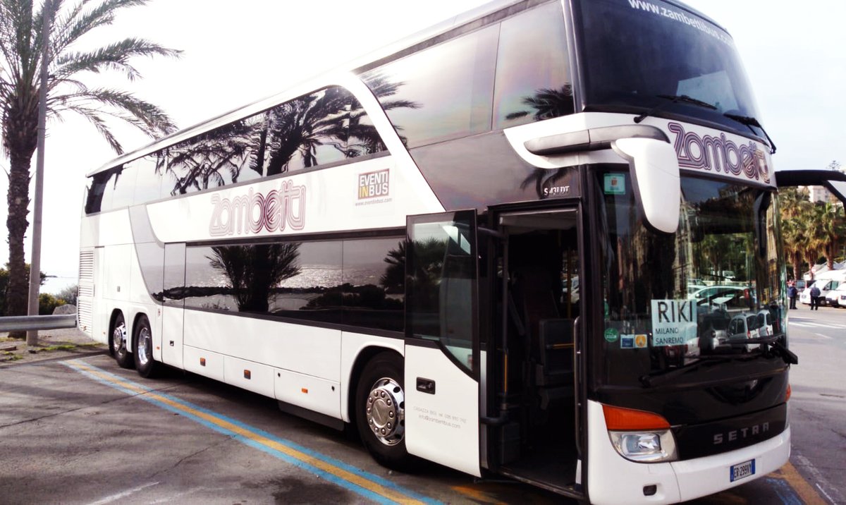 eventinbus's tweet photo. 🎉 𝗦𝗮𝗻𝗿𝗲𝗺𝗼 𝟮𝟬𝟮𝟬: Presenti! 🎵🎤🎶
Siamo sbarcati al festival della canzone Italiana con un pullman di fan di Riki 😉
#eventinbus #sanremo2020 https://t.co/AwsM3Ytpeh