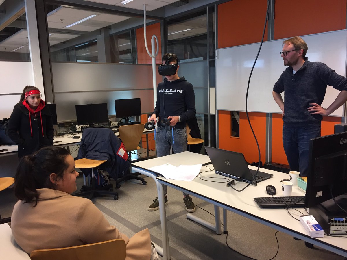 Samen met collega Edwin een BIM-gastles geven aan 1e jaars studenten ⁦<a href="/deltion_bouw4/">Deltion bouw BOL4</a>⁩ ⁦<a href="/Trebbe1911/">Trebbe</a>⁩