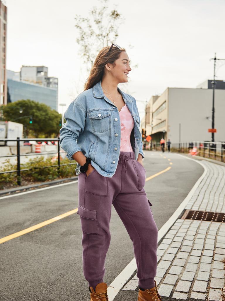 VSPINK's tweet photo. Things denim jackets look great with:

Long Sleeve Bodysuit ✔️
High Waist Cargo Jogger ✔️
Scrunchie ✔️

https://t.co/Gfjk124F1U https://t.co/Zp7IbLOYCT