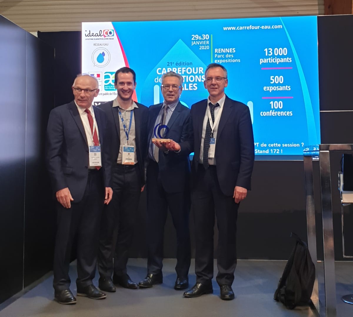 Félicitations à <a href="/smpga50/">Eau du Granvillais et de l’Avranchin – SMPGA</a>  pour avoir remporté le challenge d'innovation <a href="/UI_Eau/">UIE - Union des Industries de l'eau</a> au #CGLE2020. Ils ont reçu le prix de l’innovation de la gestion de l’eau dans les collectivités pour leur travail sur <a href="/RedawnAA/">REDAWN.</a>! 
Nous sommes si fiers :) 👏