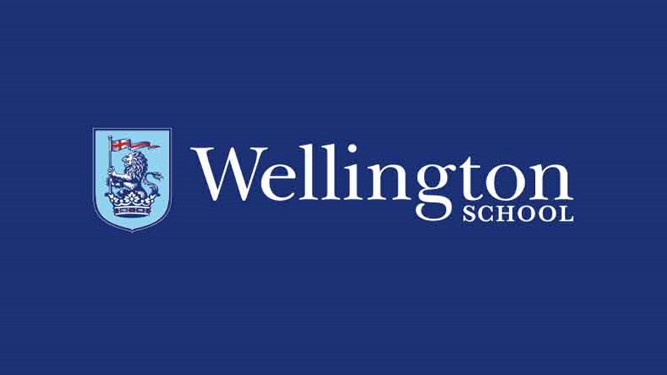 Wellington School logo