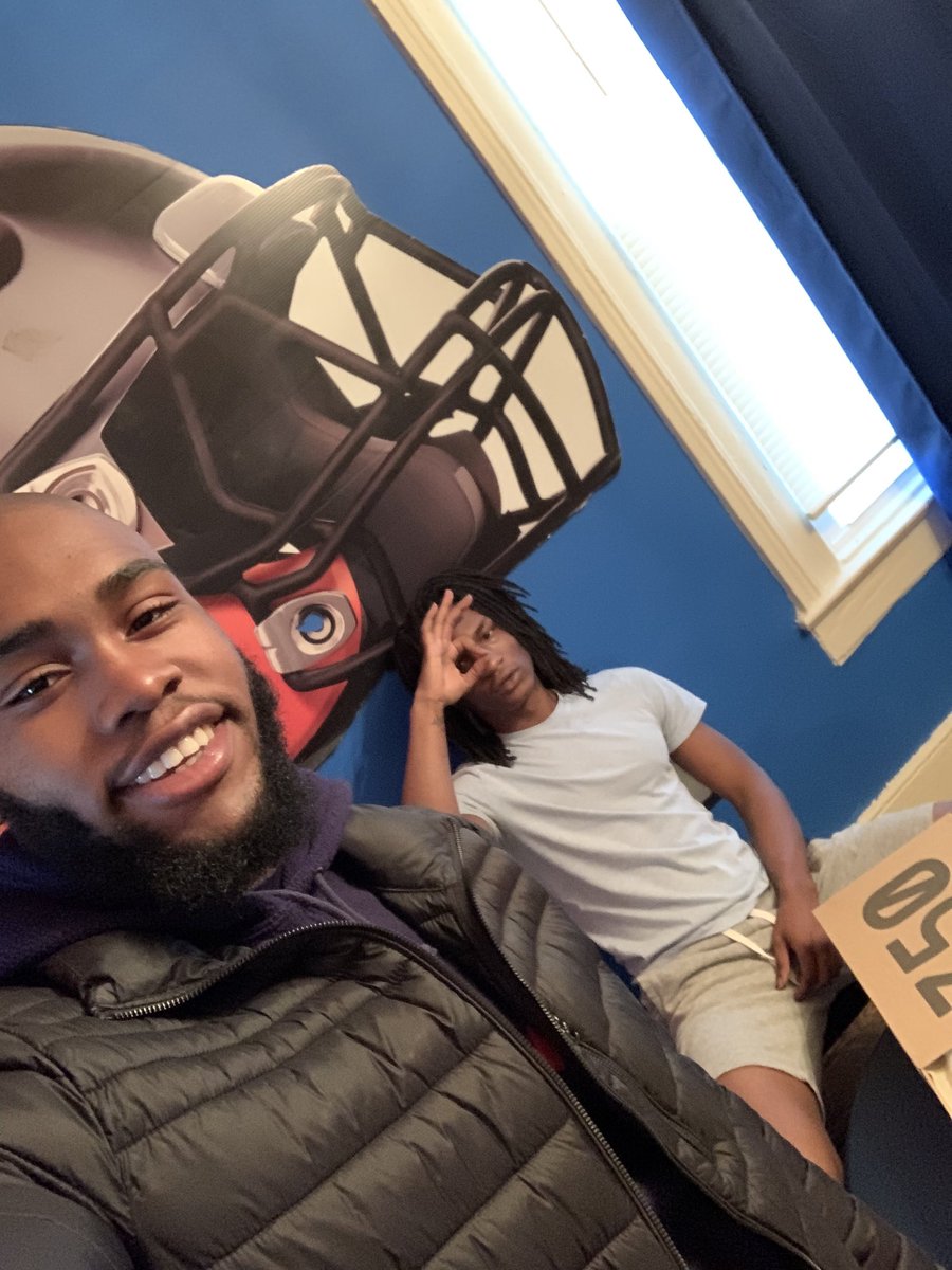 TheReshop__'s tweet photo. My Guy Chris 🙏🏾 https://t.co/ylmx0Bqywf
