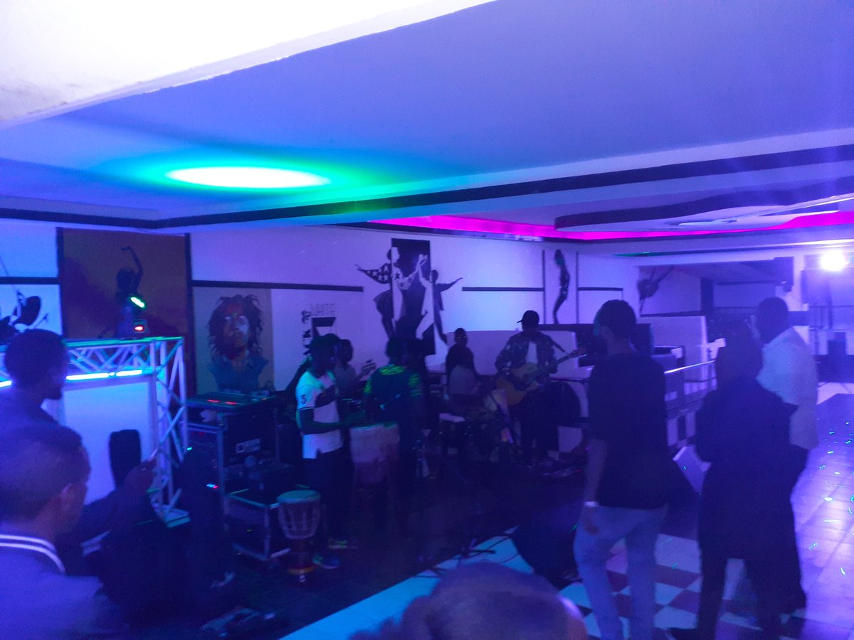 RonnieRoots256's tweet photo. #Bobat75 @MadMichelleSpin Turning up the vibes https://t.co/nZFVOm4eRV