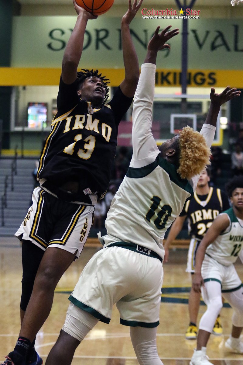 StarSportsFeed's tweet photo. We've got great pic posted from Friday's @irmobasketball v @SV_BoysBBallSC game! Visit https://t.co/W1NQYGGNSA!
#TheStar #localnews #highschoolsports #basketball #HallOfFame #WillieWilliams #AndreRoberts https://t.co/BKj2gL95TX