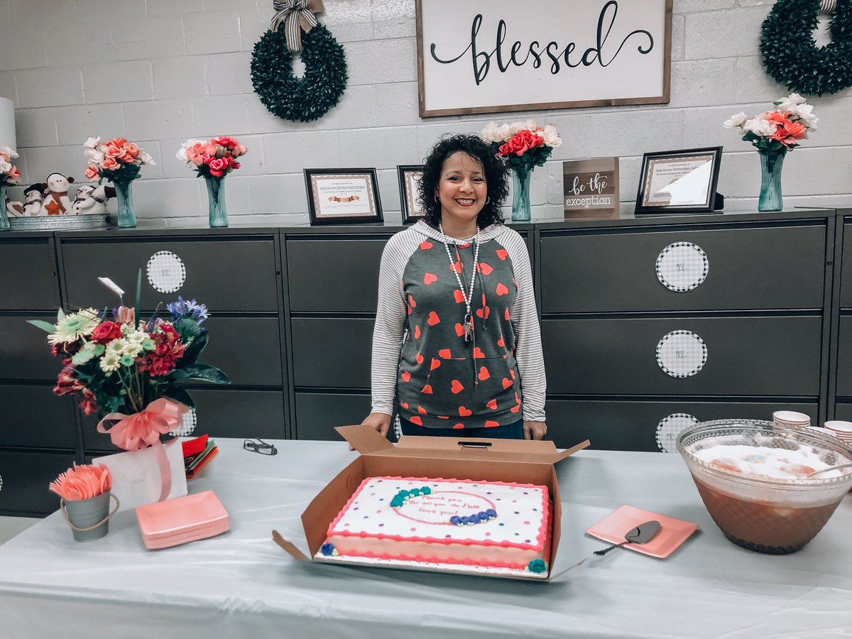 oakgrovefalcons's tweet photo. It’s “National School Counselor Week”!! We are thankful for Sarai Burgos and all she does for our school! 💚💚💚 https://t.co/eVDqOS2tt3