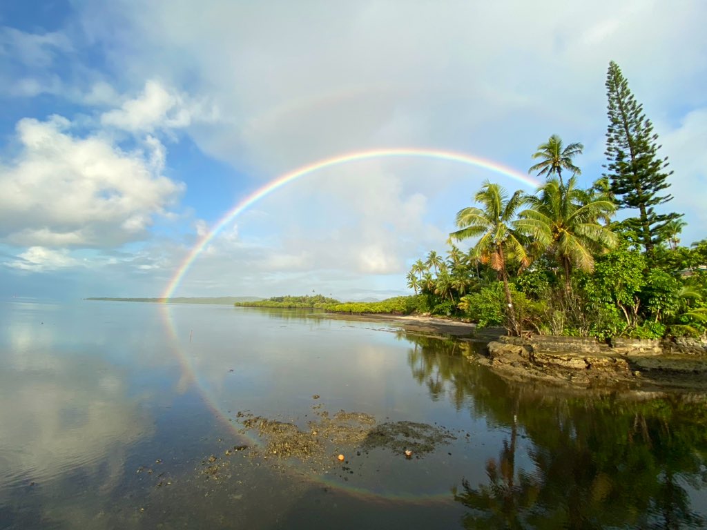 ArielaZibiah's tweet photo. #nature showing off this morn.
#nofilter #reflections #anewpromise We are #blessed #TeamFiji #freshTuesday to yooooaaaalllll 🇫🇯
#alwayssomethingtobethankfulfor https://t.co/beCdjxcu4p