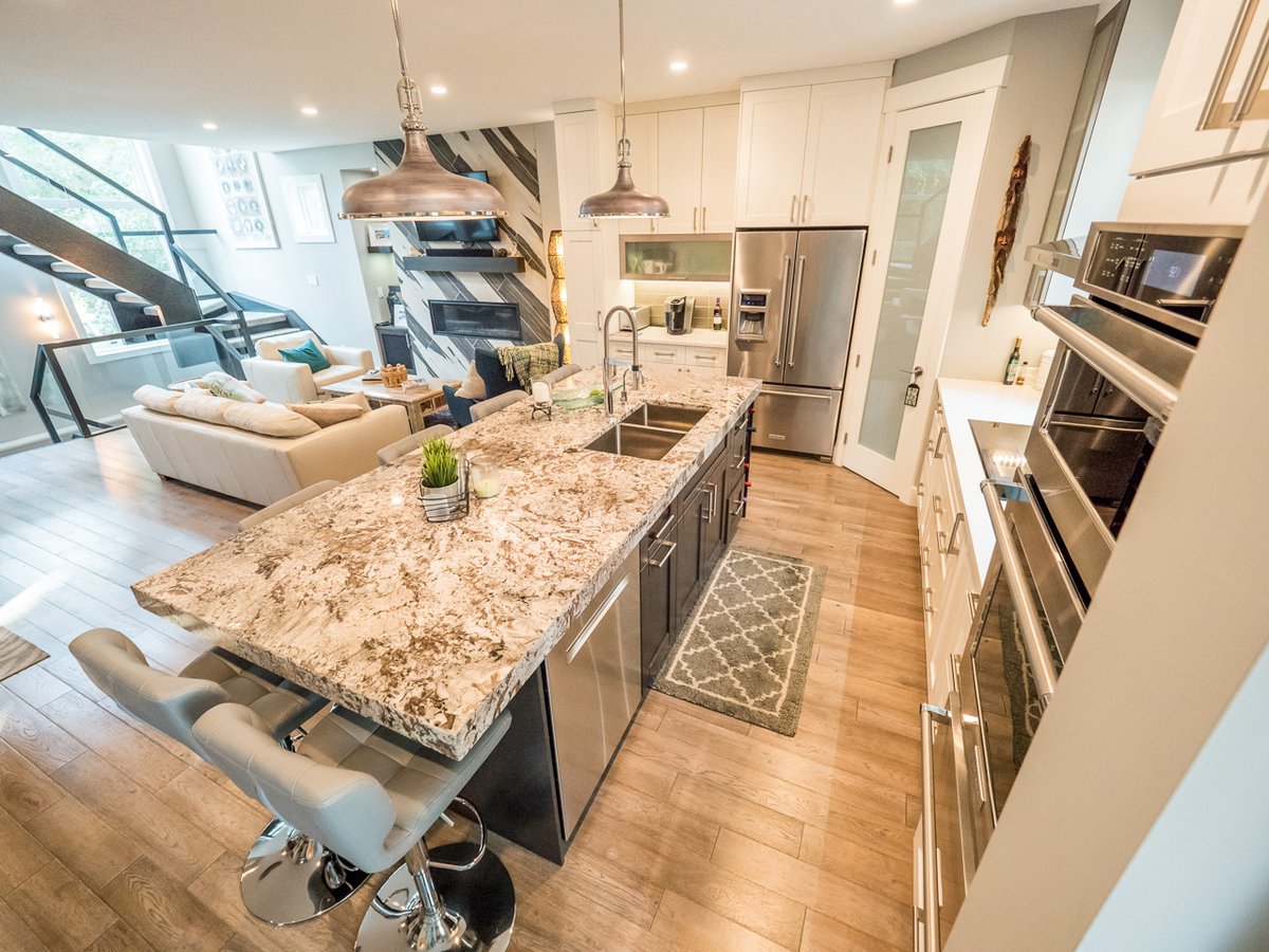 michaelhomesinc's tweet photo. Still not over this space we helped bring to life for one of our clients  👌

#MichaelHomes #yeg #yeghomes #edmontonhomebuilder #edmontonliving #yeglocal #edmonton https://t.co/lnI0GlZQCs