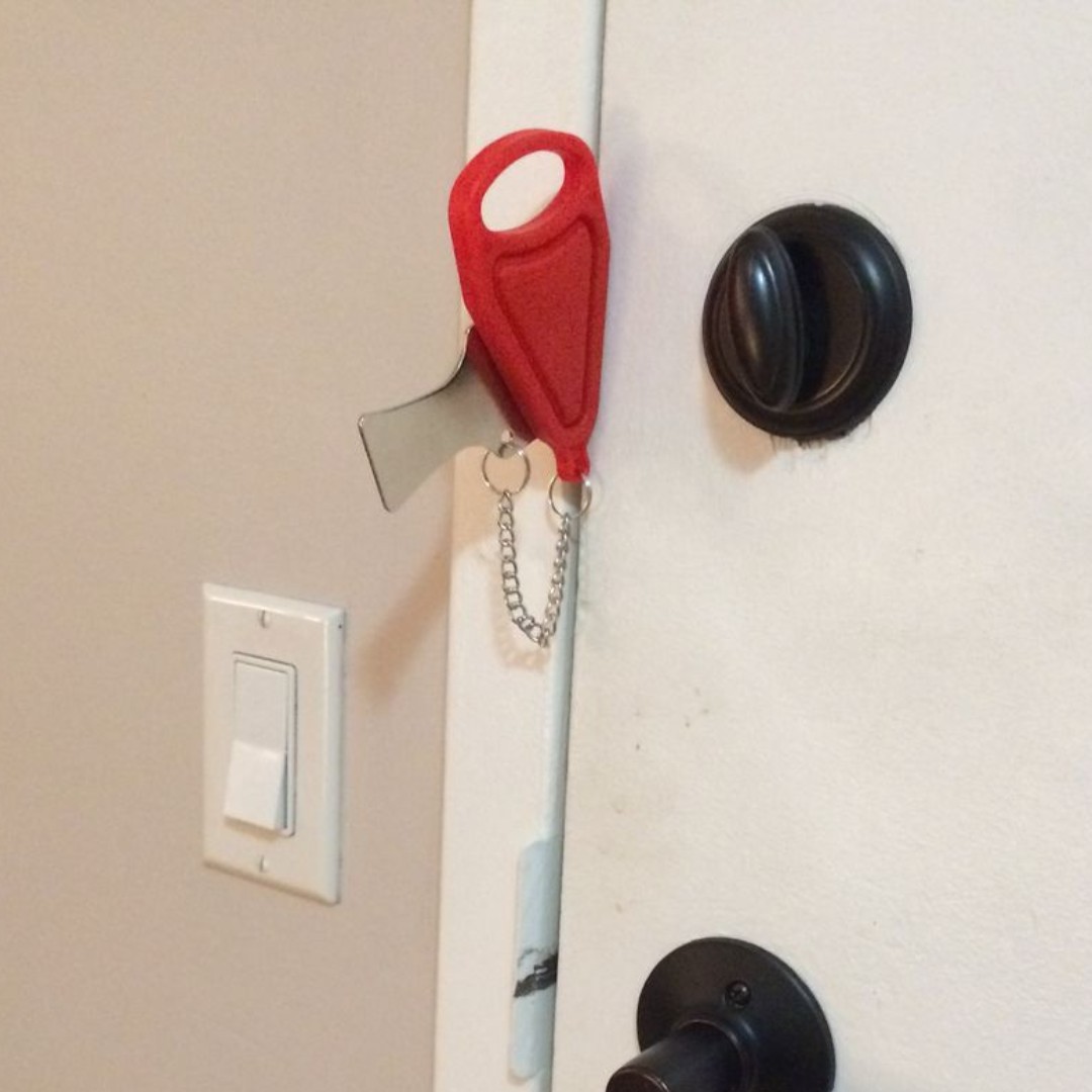inspireuplift's tweet image. Safety and privacy are two things that you just can't compromise on and with the Portable Hotel Door Lock, all of these problems can be eliminated!

#inspireuplift #happycustomer #portablelock #homesafety