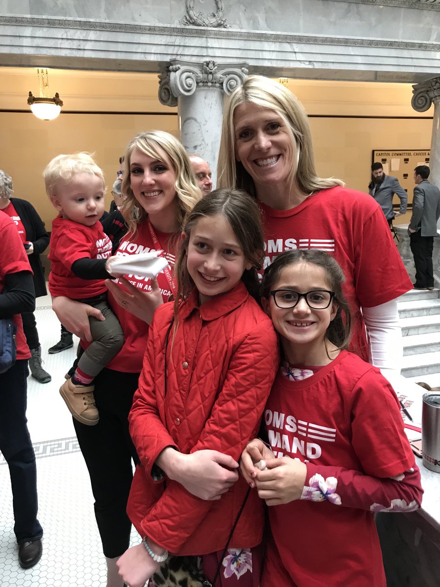 dogwoodchatter's tweet photo. Schools are cancelled today because of the snow, which means more advocates for #gunsense at the #UTCapitol! ⁦@Everytown⁩ ⁦@MomsDemand⁩ #utpol #utleg https://t.co/l4EOjBKQn8