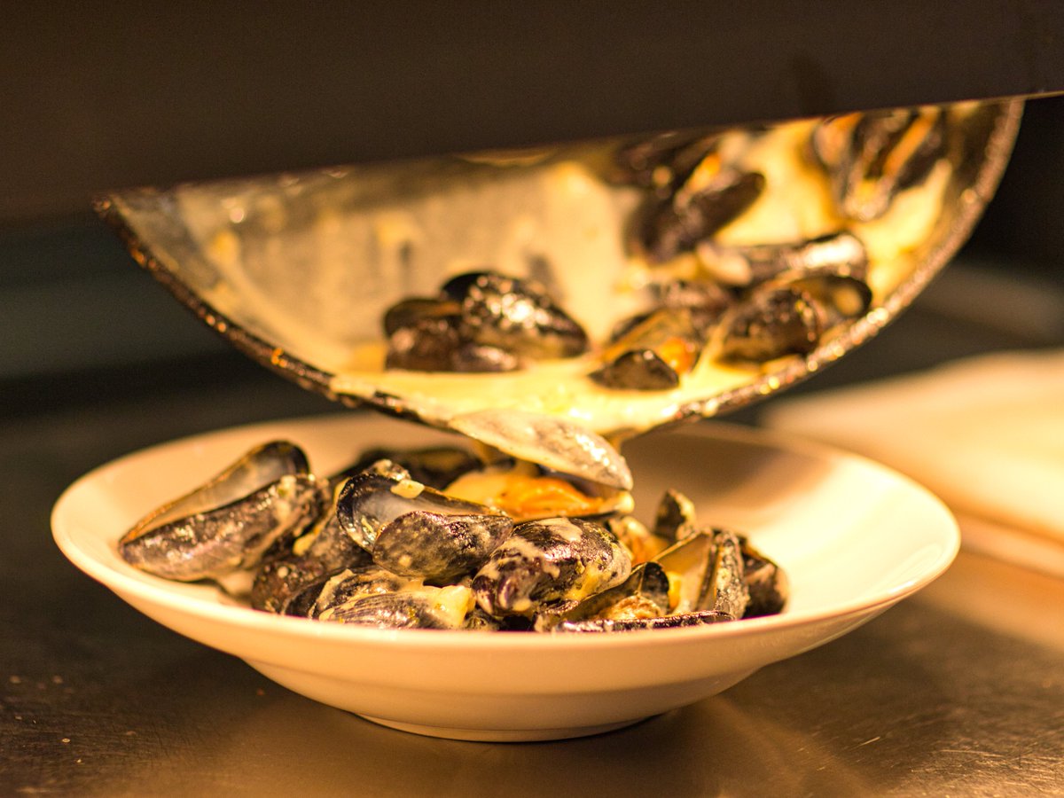 ExmoorFoodFest's tweet photo. The Old Ship Aground in Minehead is a beautiful pub overlooking Minehead harbour - and they are taking part in the #ExFF20!
Have a look for all the details:
👉https://t.co/jmERoolX4B https://t.co/z7E2ghWc6h