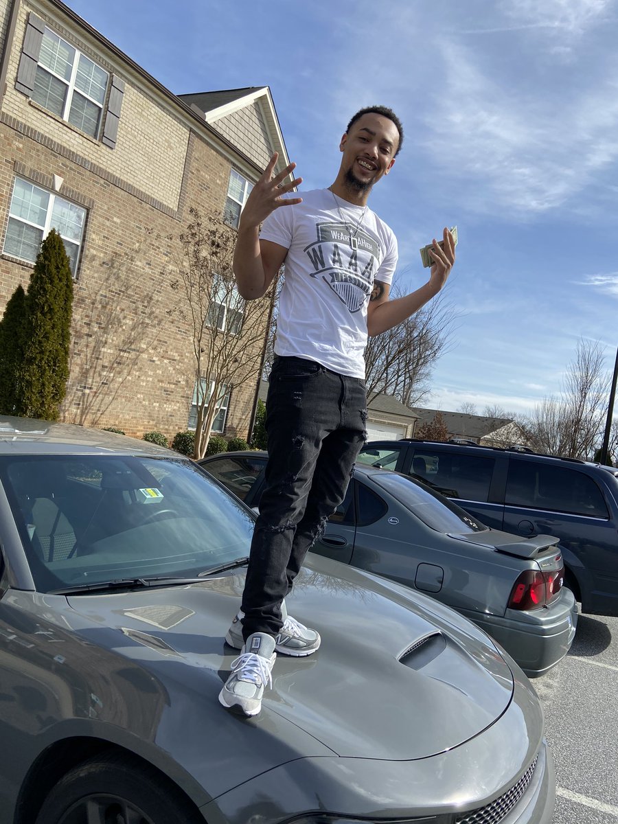 1rokky_'s tweet photo. 21 and nigga still grind like i aint got nun countin up like FUCK ! HAPPY BIRTHDAY TO MYSELF DUMB ASS #21shit💵 https://t.co/oIfDAucoRQ