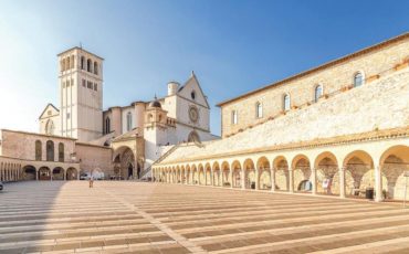 UMBRIA – ITALY’S GREEN HEART 
by Yvette Busuttil Linwood via timesofmalta.com

Everchanging, untouched landscapes in the green of winding valleys make Umbria a region that will never fail to amaze.

tinyurl.com/uh9b6s9

#umbria #travel #italy #beautyfromitaly
