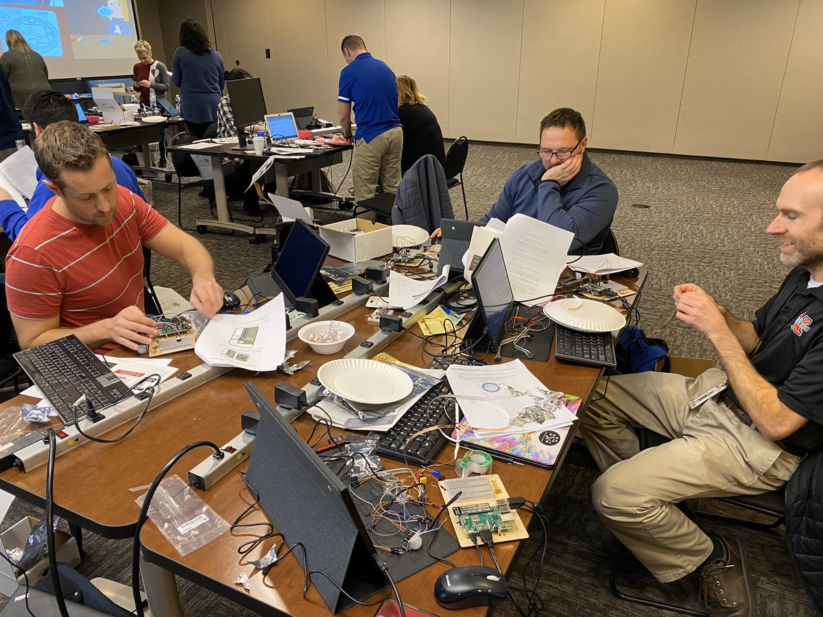 deeoyea's tweet photo. WhooPi project to bring together everything we learned today with @jigar_patel @TIU11EdTech @CLIU21 #tiustem #csinpa https://t.co/jHVthKsHzh