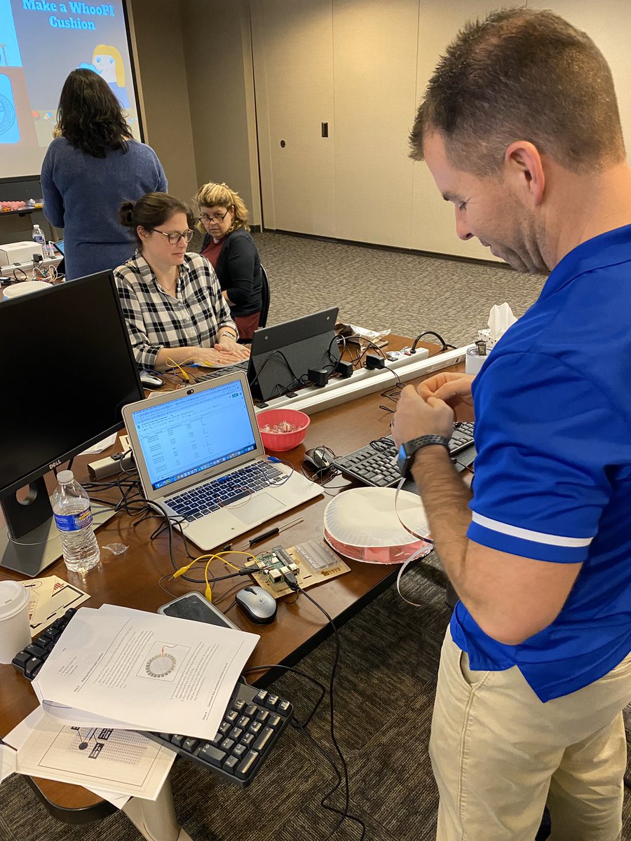 deeoyea's tweet photo. WhooPi project to bring together everything we learned today with @jigar_patel @TIU11EdTech @CLIU21 #tiustem #csinpa https://t.co/jHVthKsHzh