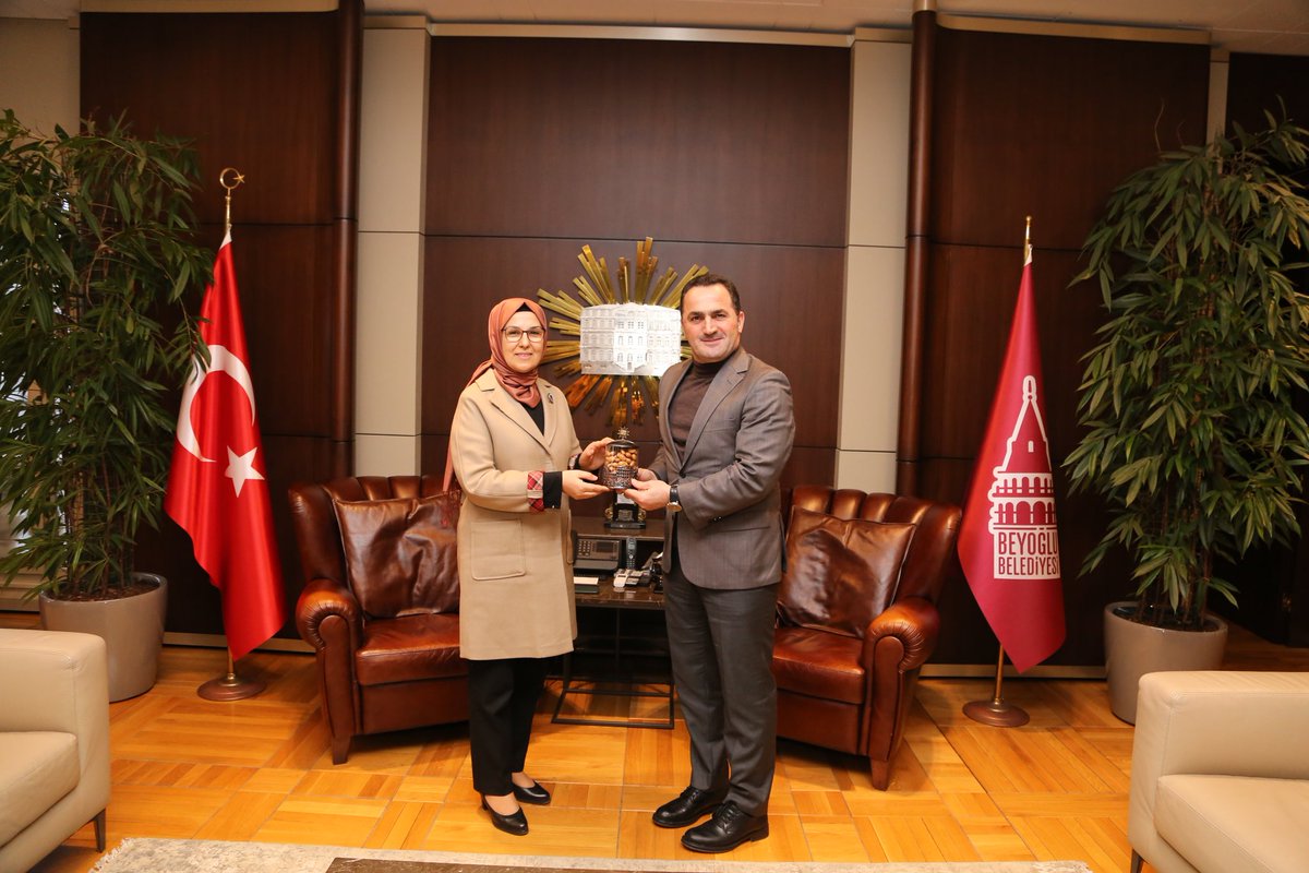 Milletvekili Katırcıoğlu Beyoğlu'nda 