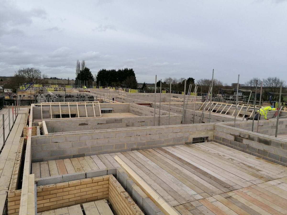 samsmit97234319's tweet photo. Almost ready for the little roof on Collingham Brook C2 retirement development. Hopefully the wind will stay down. #gustohomes #lincframe #gustoconstruction https://t.co/wsxfmTu2YB