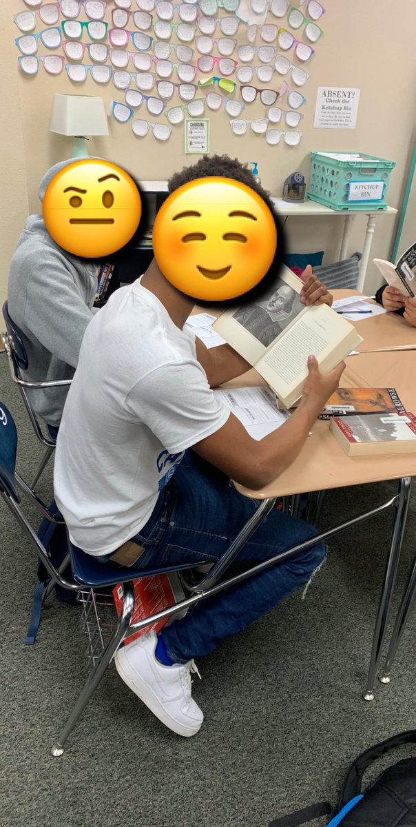 HasleyHistory's tweet photo. Finishing up Eurasia Unit with a Book Tasting!! #dropeverythingandread #literacymatters #booktasting https://t.co/P8hshnyb0z