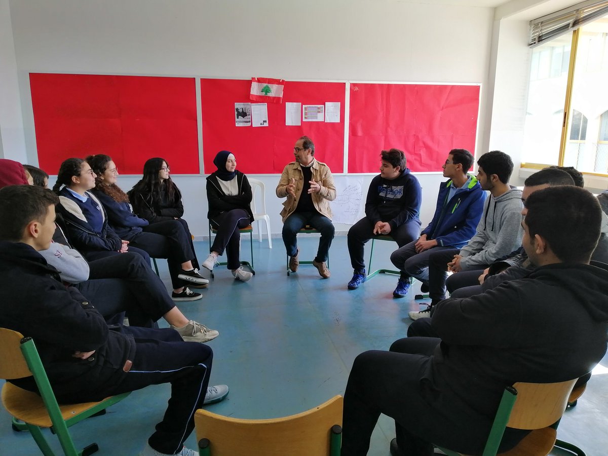 <a href="/Hhhsinfo/">Houssam Hariri HS</a> <a href="/monamajzoub/">monamajzoub</a> في إطار تعزيز علاقة الطفولة بين الآباء والأبناء ودور الاهل في بناء شخصية أولادهم ضمن مناهجنا الفلسفي مع الصف الثانوي الثاني علمي فرنسي كان اللقاء الاول مع والد الطالب جاد حشيشو الذي تشرفنا بحضوره، وإلى المزيد...