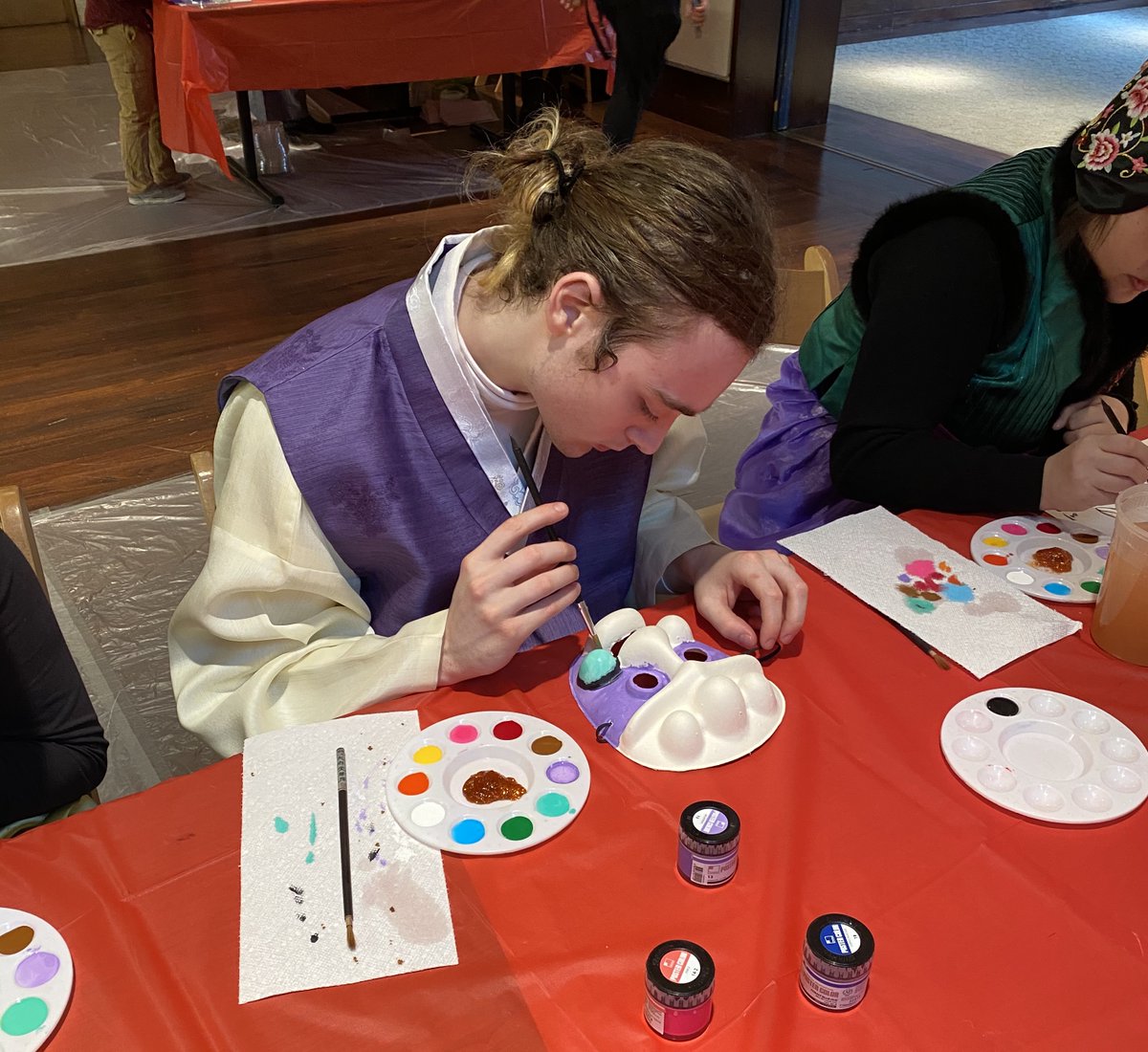 shinhancolor's tweet photo. We had so much fun sponsoring our ShinHan Poster Color for a Korean Mask booth this past Saturday to celebrate #LunarNewYear at the @AsiaSocietyNY Family Day!
#ShinHanArt #ShinHanPosterColor #art #folklore #calligraphy #painting #fineart #painting #art #YearoftheRat #gouache https://t.co/ZJzFCmQtvM