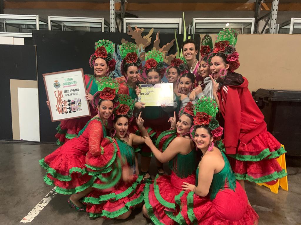 AACCazahar's tweet photo. Algunas fotos del día de ayer #vaportodos30aniversario @HGonar @SCenCarnaval @MundoCarnaval1 @GrupoEnMascarad @MIRAMETV @ACCARTE_Oficial https://t.co/sqoJHzbHrE