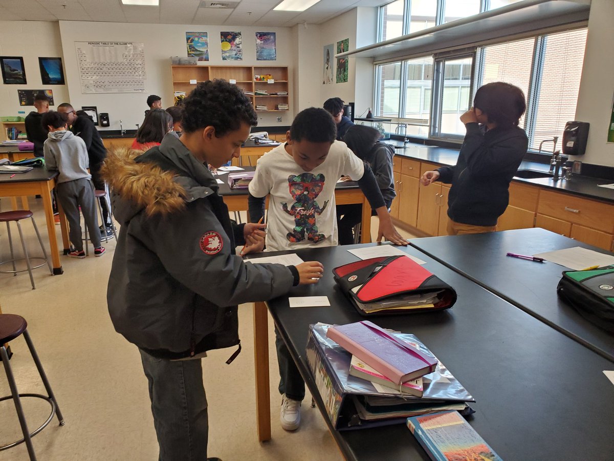 Virus Tracker. One of CIBL's favorites. Lucas Middle School students investigating a simulation of a virus spreading in a population. <a href="/CIBLEARNING/">CIBL</a> #CIBLscienceDPS #BiogenFoundation #scienceisfun