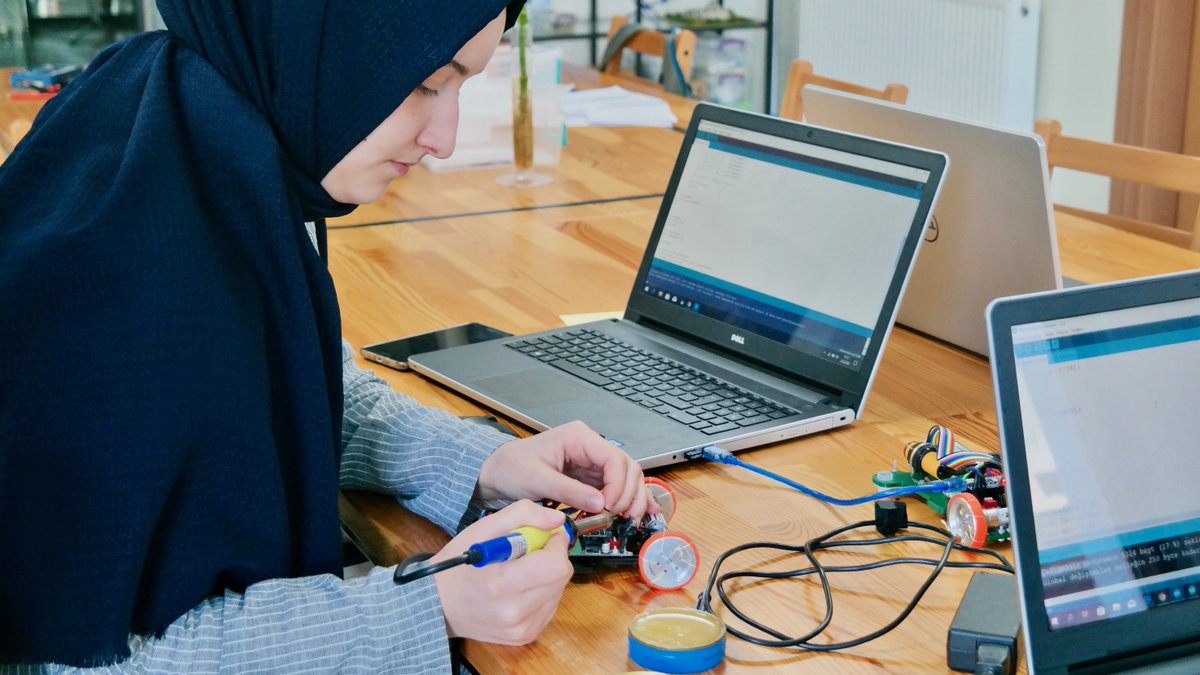 Robot Akademi Kış Okulu Başlıyor!

Liseli gençlere yönelik robotik kış kampı başlıyor!

Sınırlı Kontenjandan faydalanmak için acele edin.

Detaylı Bilgi: robotakademi.org

#robot #robotik #robotikkodlama #arduino #makex #yazılım #programlama #robotikeğitim #lise #üsküdar