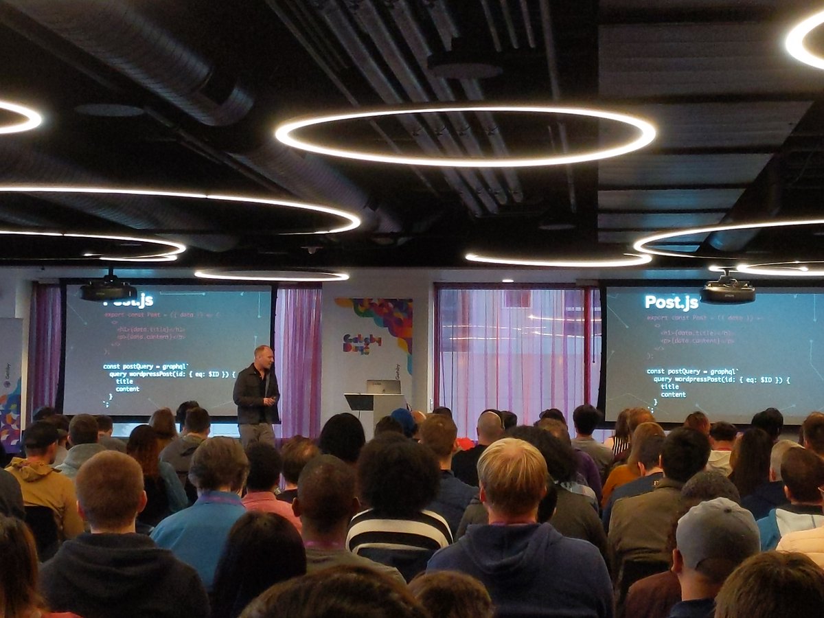 Kyle Boss presenting to the Gatsby Days audience in LA