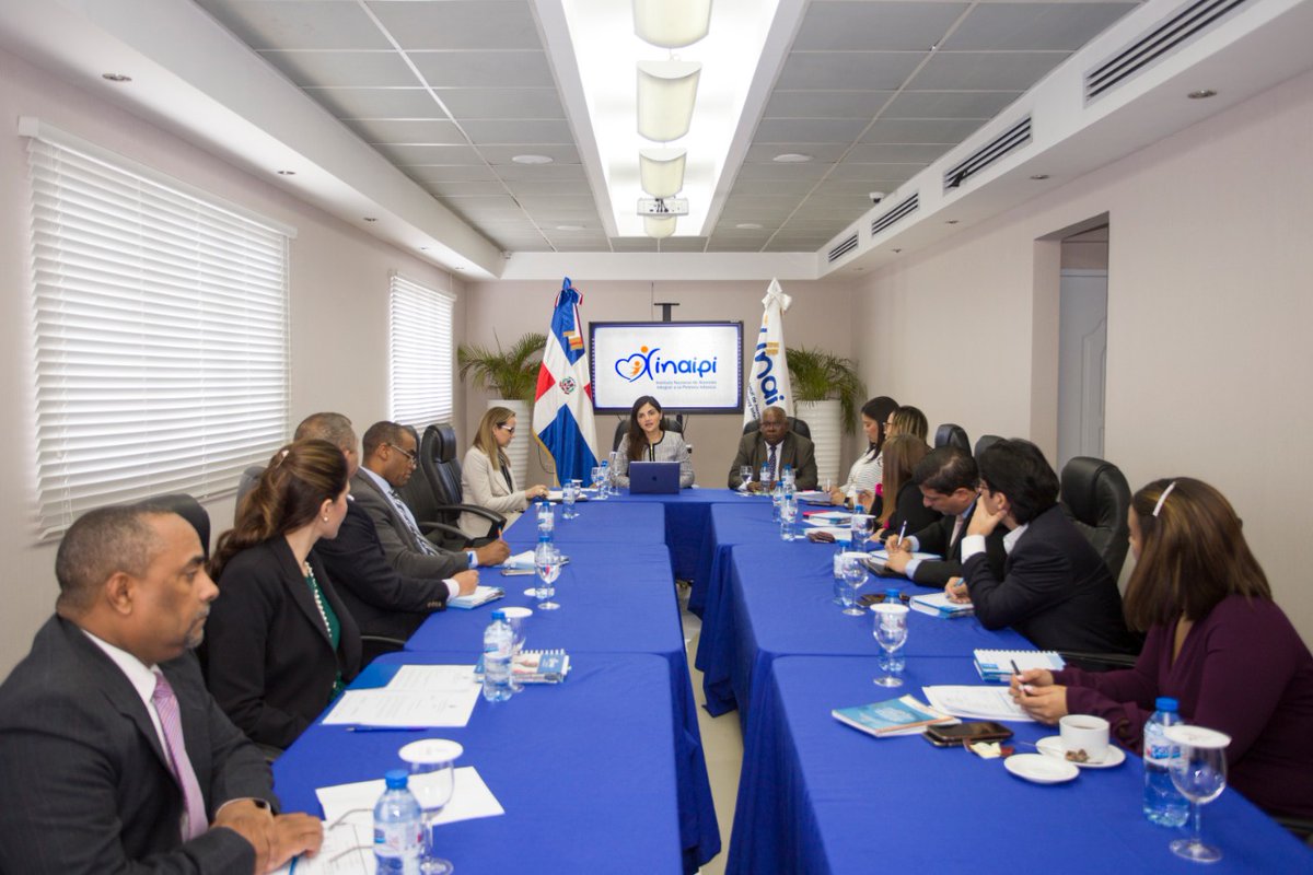 INAIPIRD's tweet photo. @BerlinesaFranco @PresidenciaRD @UNICEFRD @RodrigMarchena @DigepepRD @Canal4RD @PrimeraDamaDO @SNSRDO @maprerd Cada dirección y departamento del #INAIPI trabaja arduamente en la gestión de las metas planteadas, para seguir beneficiando de manera directa a los niños/as y las familias de los centros CAIPI y CAFI, con servicios integrales y de calidad.
#PrimeraInfanciaRD
#5AniversarioINAIPI https://t.co/eHG6QFxgbf