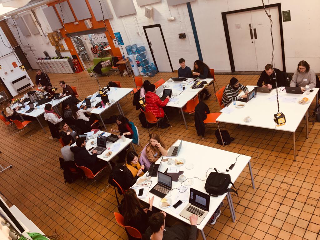 DMATalent's tweet photo. The teams have been hard at work in their groups tackling TfL's brief to reduce Londoners' dependency in cars in favour of active, efficient and sustainable modes of travel.
It's pitch time next, who's going to come up with the best response?
#CreativeDataLabs #CreativeDataLab https://t.co/uF3d7vgibf