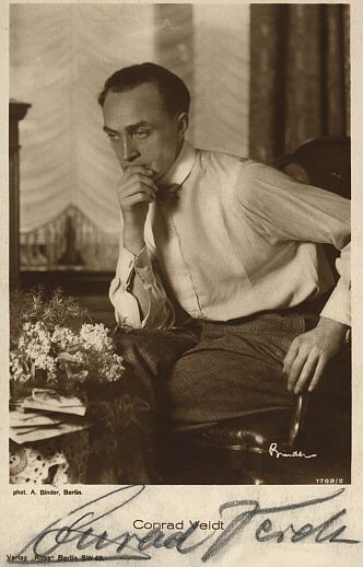 SilentRevue's tweet photo. #ConnieCountdown 
20 days until our screening of "The Hands of Orlac", (1924) @RevueCinema.  #ConradVeidt
#SilentsInTO
#TOLovesSilents https://t.co/NDFwDLayrp
