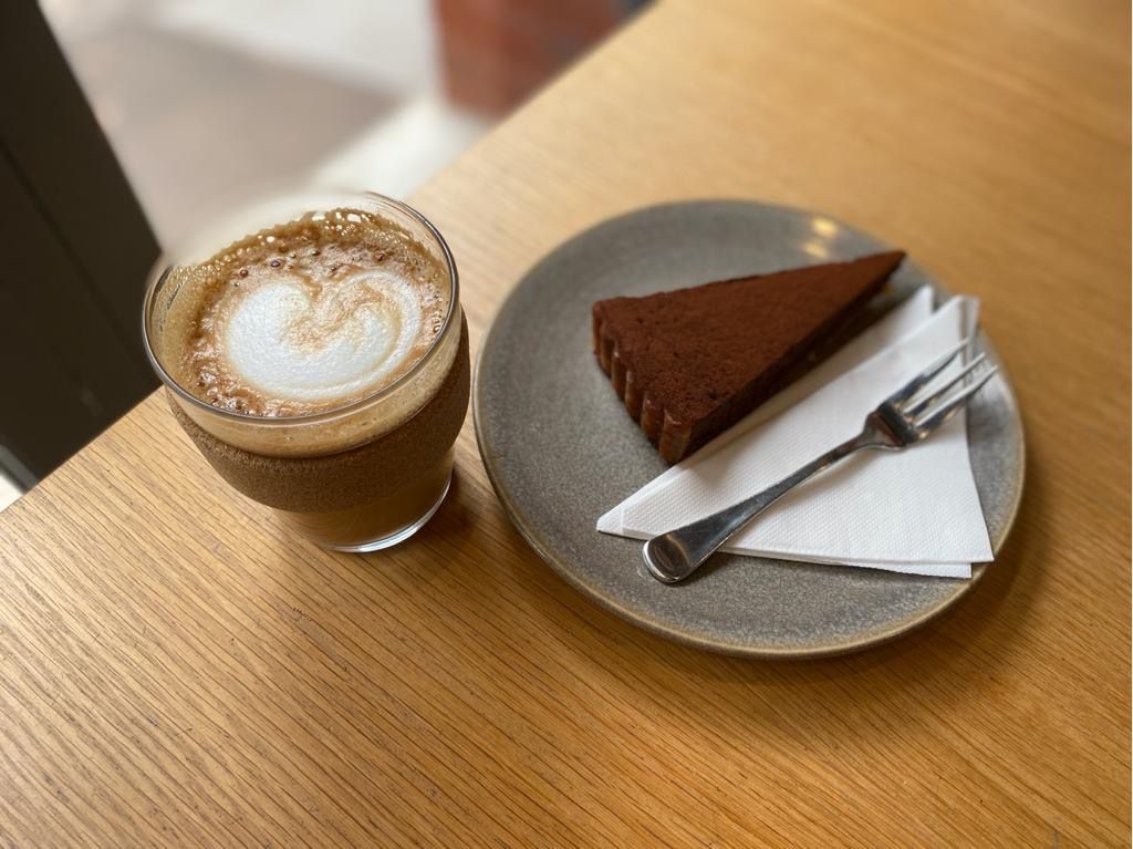 EaterDetroit's tweet photo. An Australian-style coffee bar is sliding into Detroit’s Financial District https://t.co/n4leiHrzI9 https://t.co/09Yxht3dbP