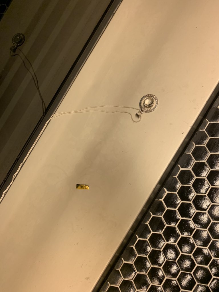 lorrain34100's tweet photo. You see that???? I found this little piece of #MarsMagic on board the ship .@BrunoMars now letโs spread that magic at the casino ๐๐ฅฐ๐๐ฅฐ๐คฃ๐คฃ๐คฃ๐๐๐ https://t.co/TRS6cocrU7