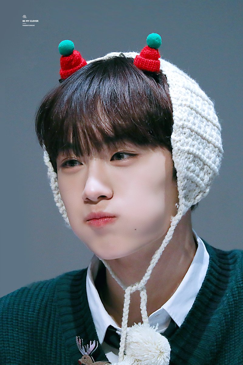 Bemyclover's tweet photo. 191222 팬싸인회

이 아기 지금도 이렇게 귀여운데
찐아기때 얼마나 귀여웠을지ㅠㅠ
움직이고 말하는 애기현석이 궁금하니까
오늘도 현율이 브이로그 보면서 잡니다.

#현석 #윤현석 #HYUNSUK #CIX https://t.co/PuU1CXywB7