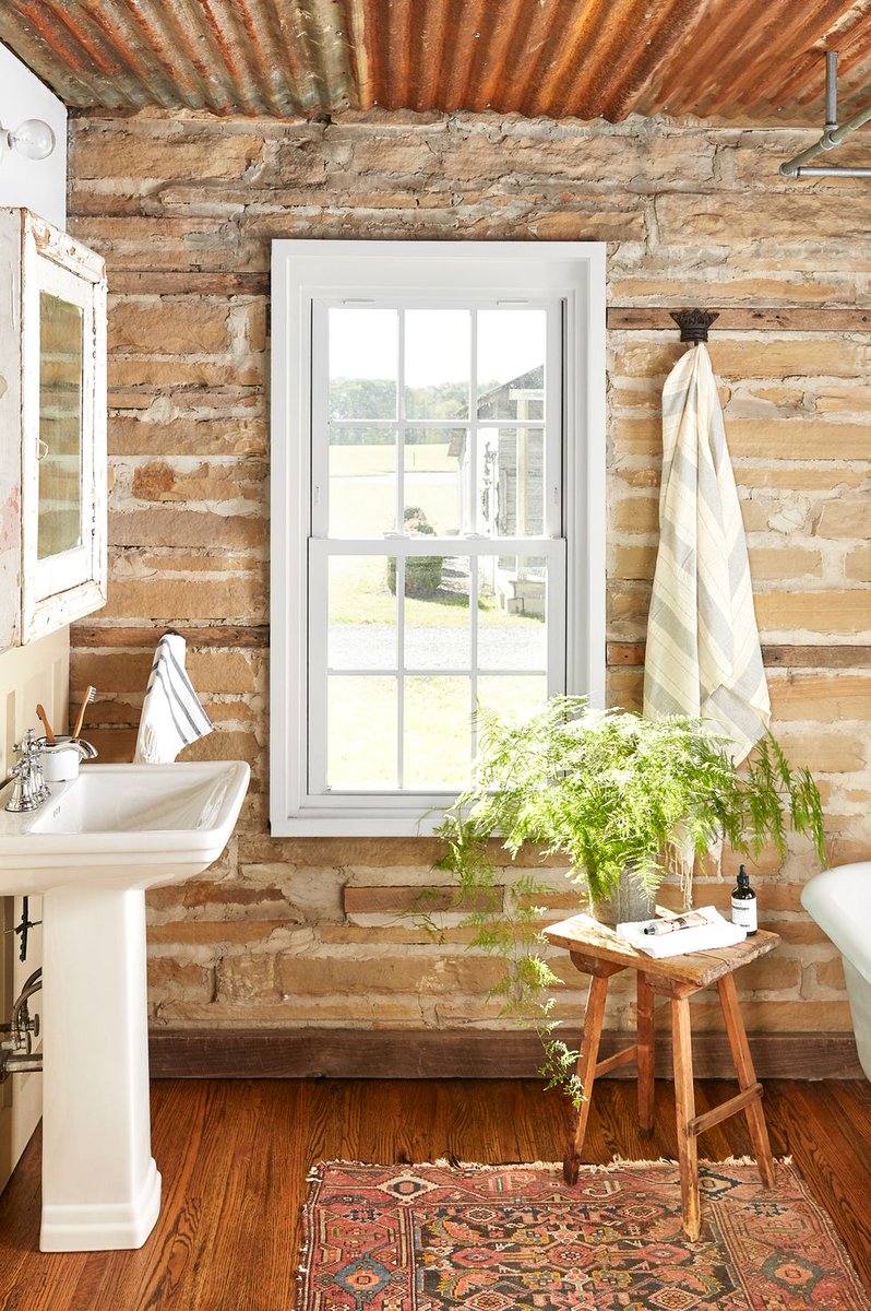 livible's tweet photo. Installing a wall-mounted cabinet will open up storage potential—but it can get pricey. This DIY version will save your bank account, and looks seriously stunning. And don't forget wall hooks to hang towels on!
https://t.co/UITuzuS3Xd https://t.co/Zw2pspqLYK