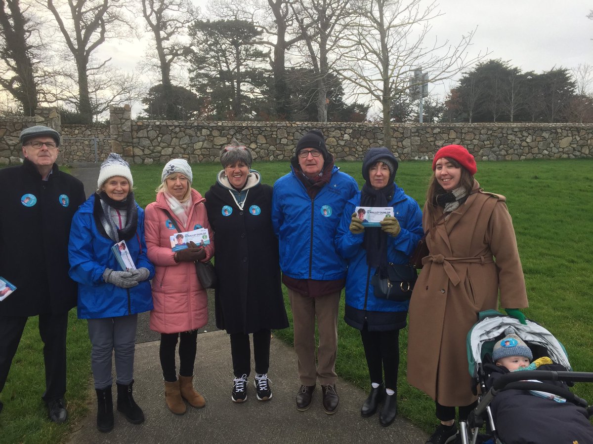 ellenomdunlop's tweet photo. Great group canvassing Hermitage and Grange Manor this morning and meeting old friends #johnHamilton ⁦@FineGael⁩ #GE2020 #dublinsw #voterellenno1 https://t.co/e8hNBPNS2l