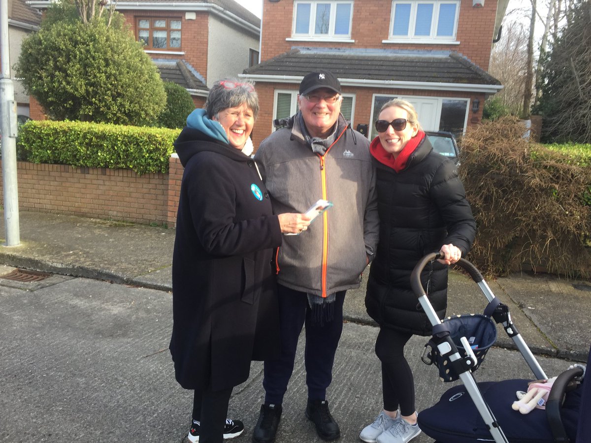 ellenomdunlop's tweet photo. Great group canvassing Hermitage and Grange Manor this morning and meeting old friends #johnHamilton ⁦@FineGael⁩ #GE2020 #dublinsw #voterellenno1 https://t.co/e8hNBPNS2l