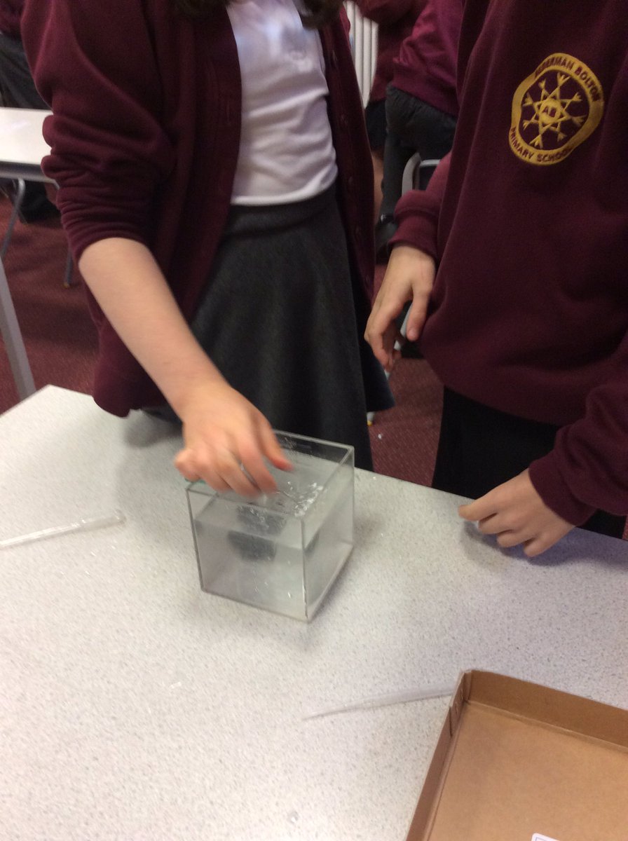 ABCPschool's tweet photo. #Class3J have been testing properties of rocks #ABPSScience π¬ https://t.co/fS1S0jaBpP