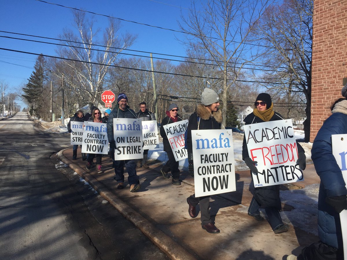 MAFA_MTA's tweet image. Some of our members on the line this morning. Let's hope the Admin start negotiation in good faith rather than the "take it or leave it" approach the last several weeks. #mountallisonstrike