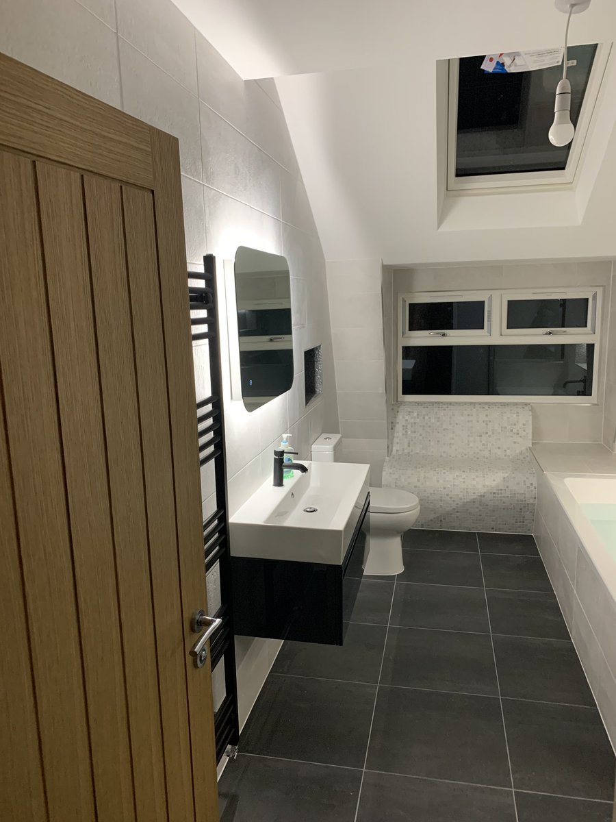 principleserv's tweet photo. A recent bathroom refurbishment completed. #building #refurbishment #homebuild #selfbuild https://t.co/R2itjGxxJo